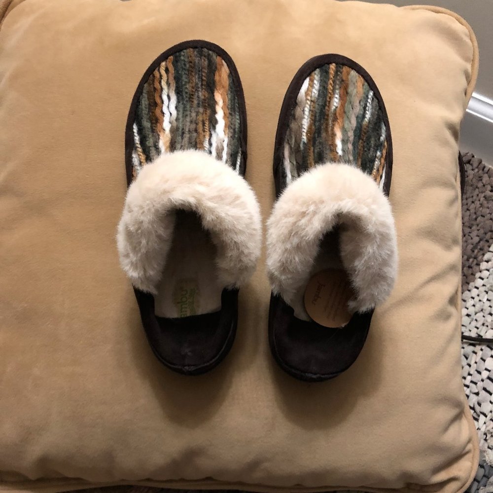 Indoor cozy slippers